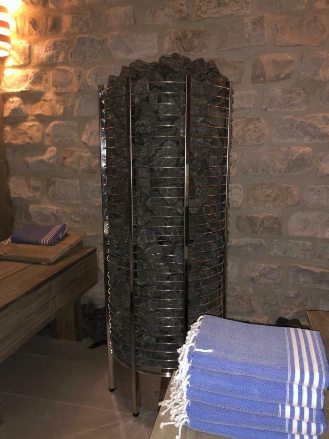 Villa Beline Direct Aan Zee, Verwarmd Zwembad En Sauna Tribanj-Kruscica Exteriör bild